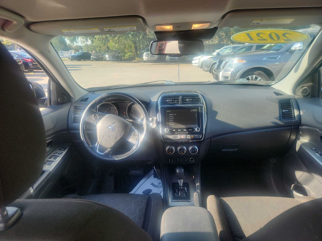 2021 Mitsubishi Outlander Image 7