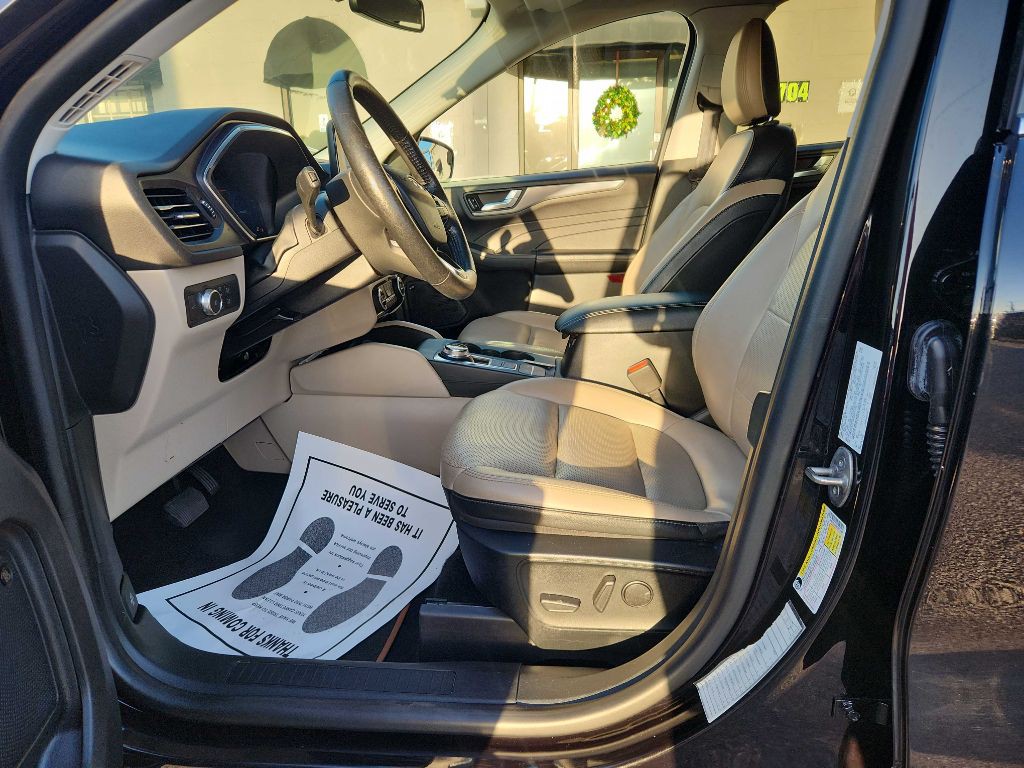 2021 Ford Escape Image 5