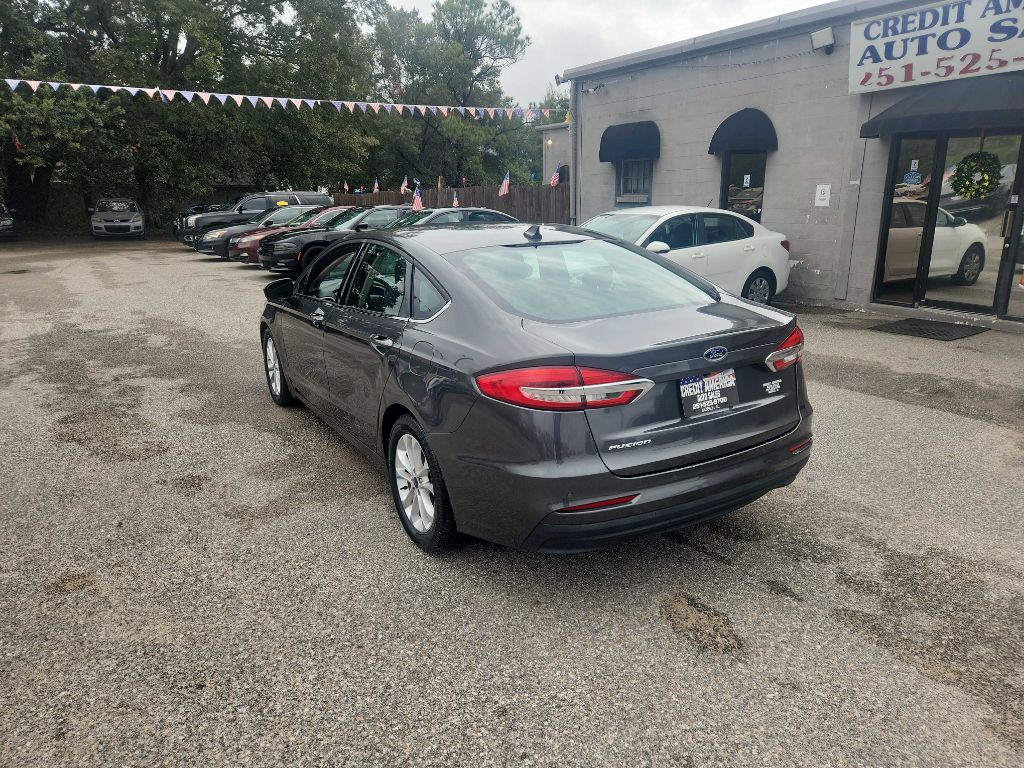 2020 Ford Fusion Image 3
