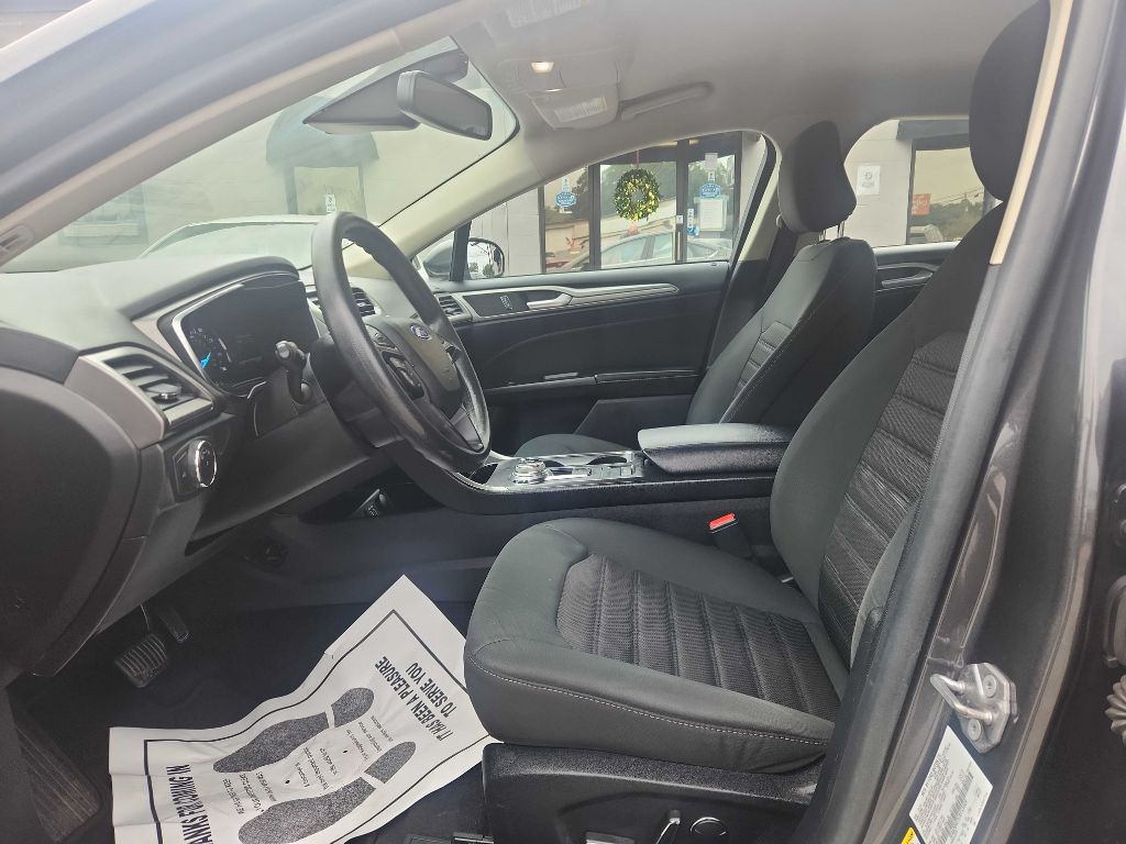 2020 Ford Fusion Image 5