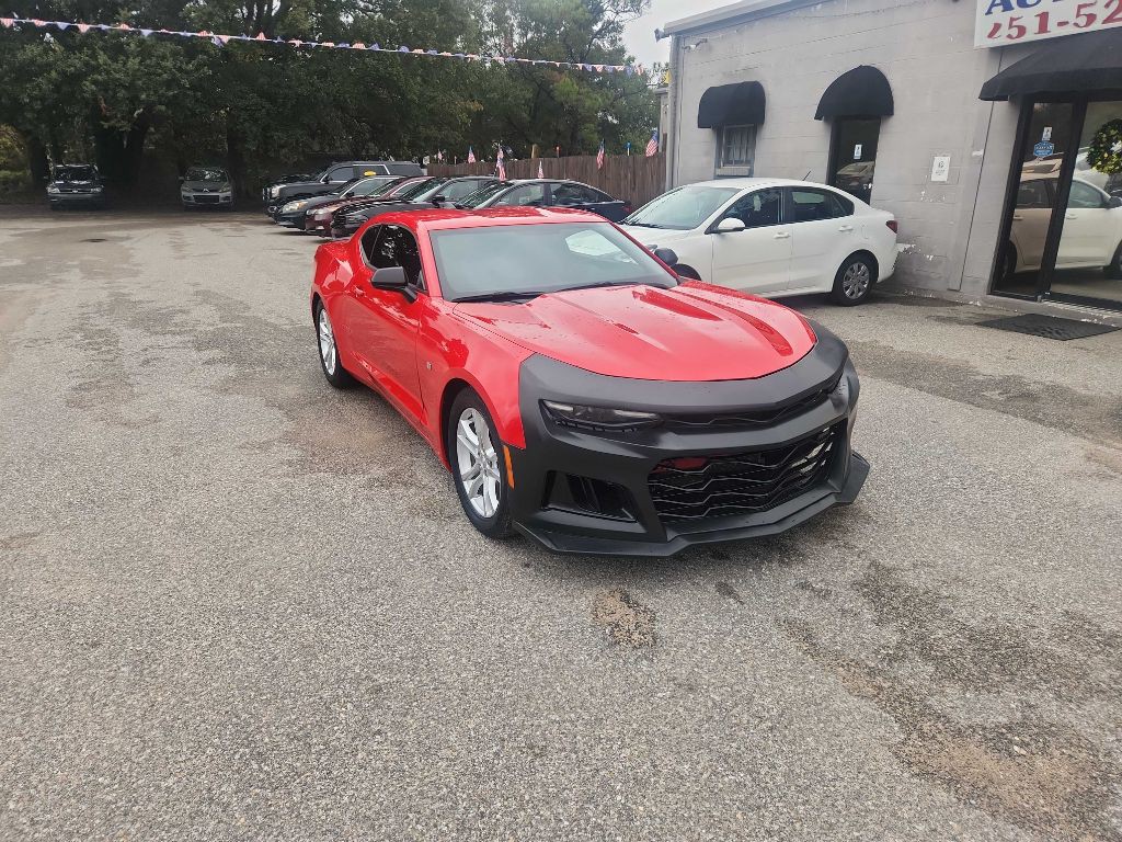 2019 Chevrolet Camaro Image 2