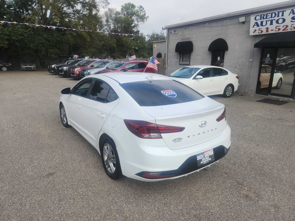 2020 Hyundai Elantra Image 3