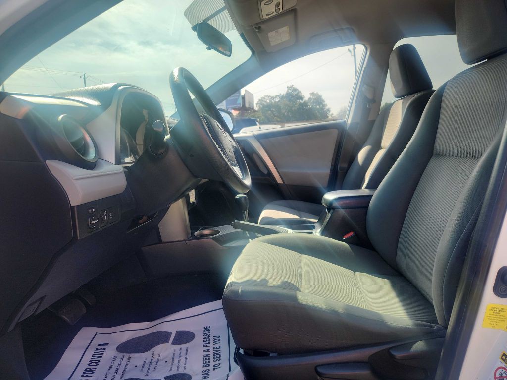 2015 Toyota Rav4 Image 5