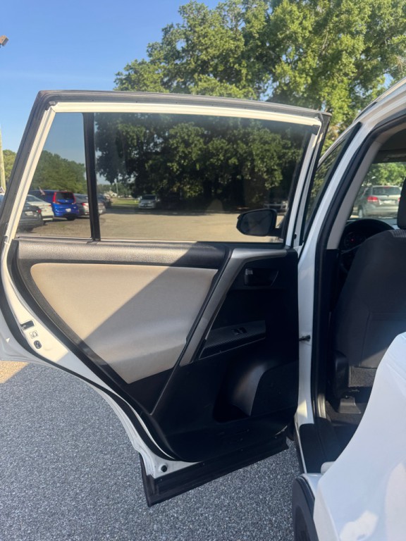 2015 Toyota Rav4 Image 9