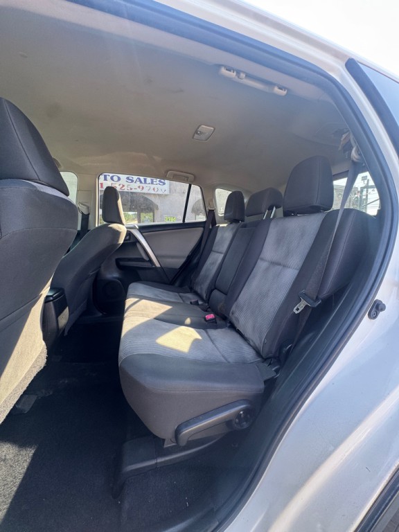 2015 Toyota Rav4 Image 10