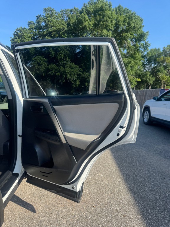 2015 Toyota Rav4 Image 13