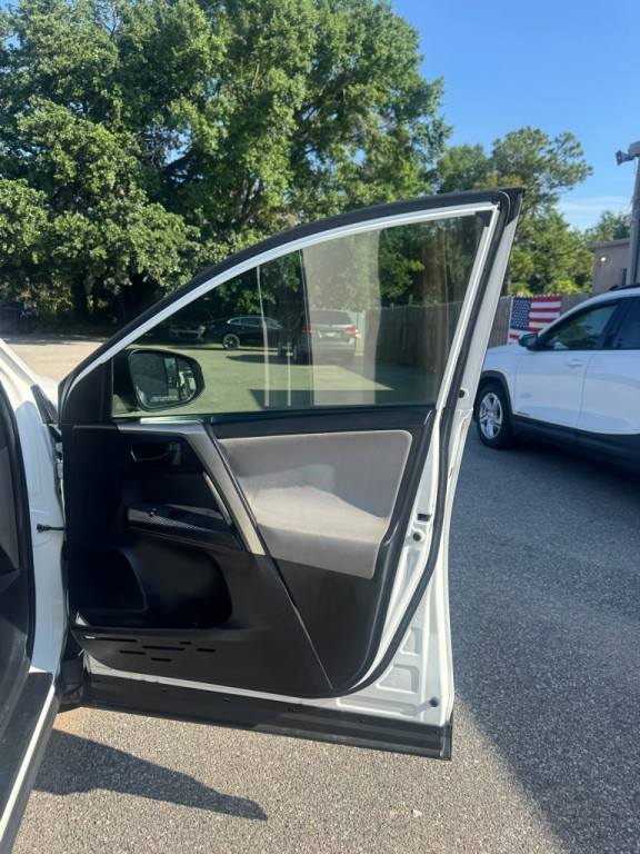 2015 Toyota Rav4 Image 15