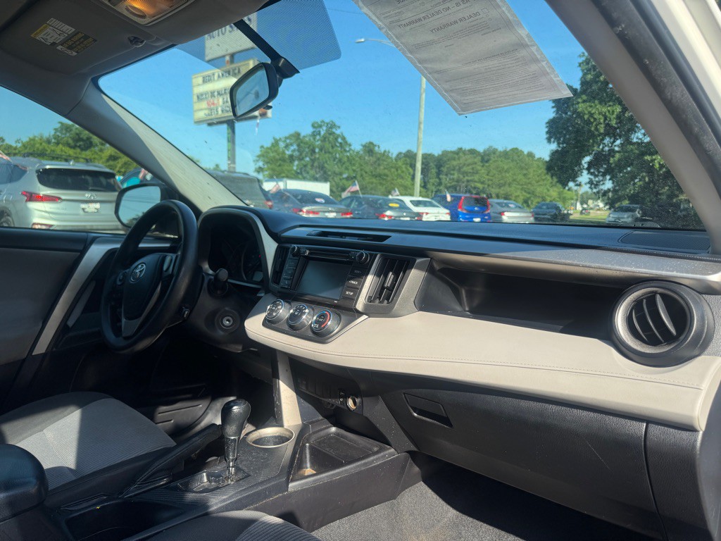 2015 Toyota Rav4 Image 17