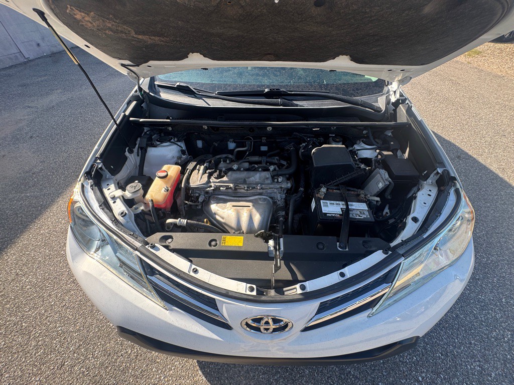 2015 Toyota Rav4 Image 18