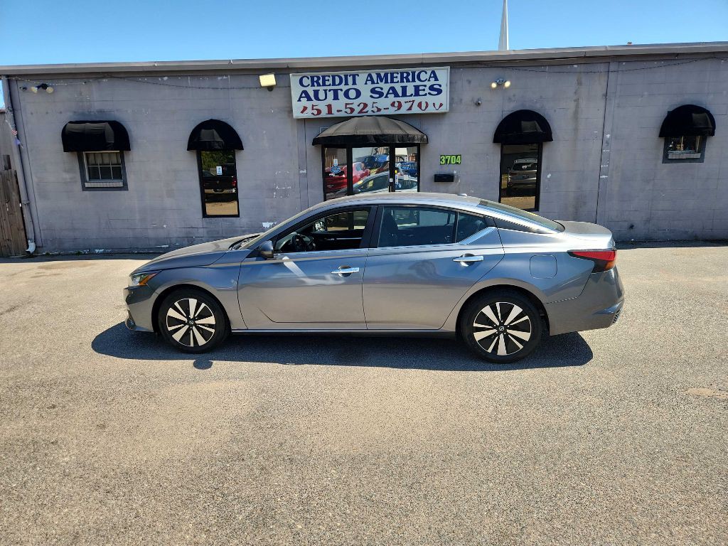 2022 Nissan Altima Image 1