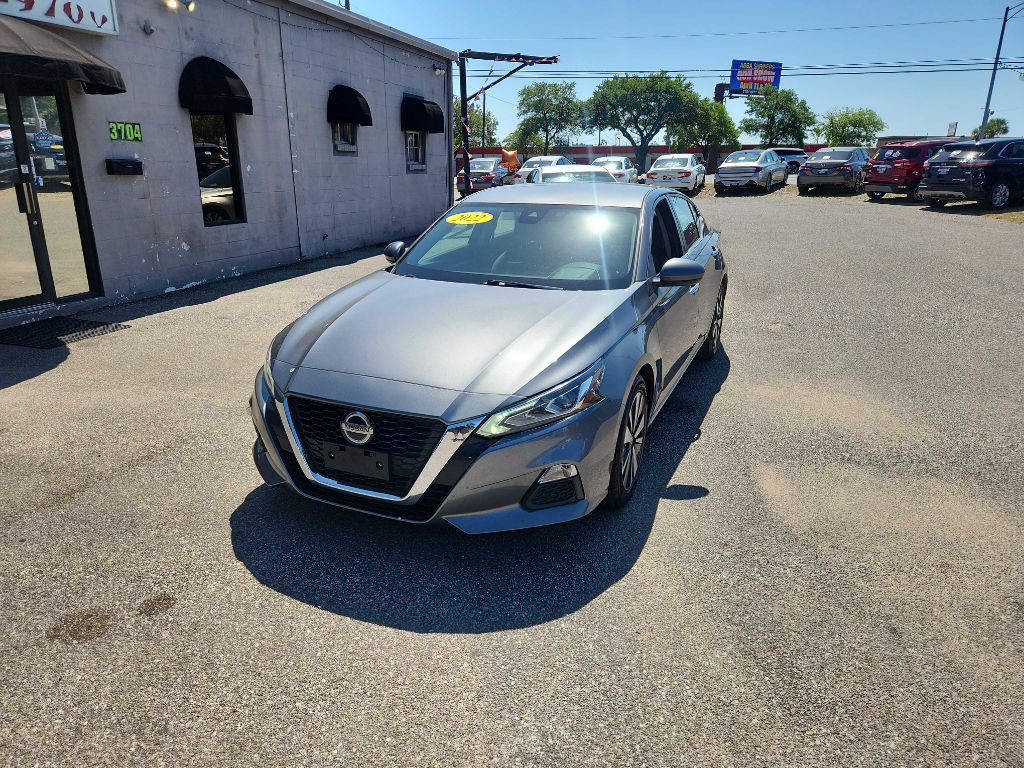 2022 Nissan Altima Image 2