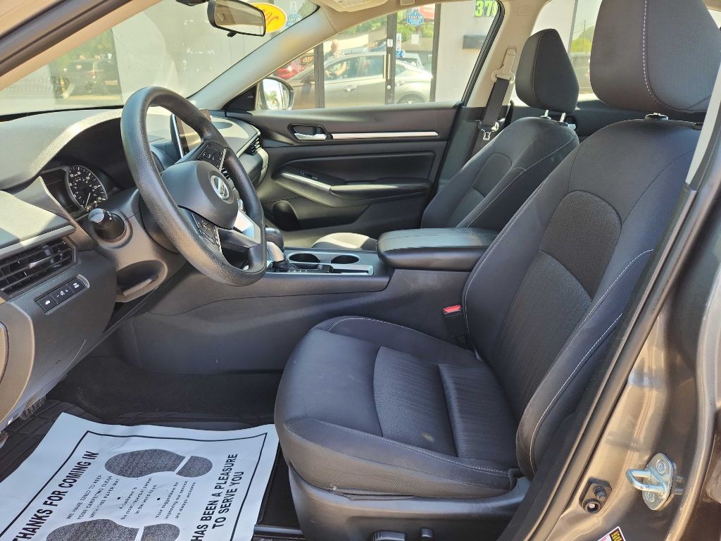 2022 Nissan Altima Image 5