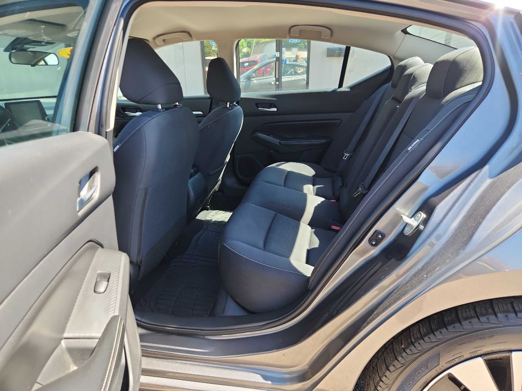 2022 Nissan Altima Image 6