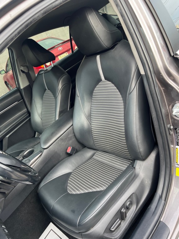 2021 Toyota Camry Image 6