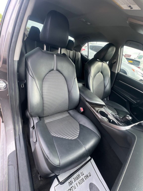 2021 Toyota Camry Image 19