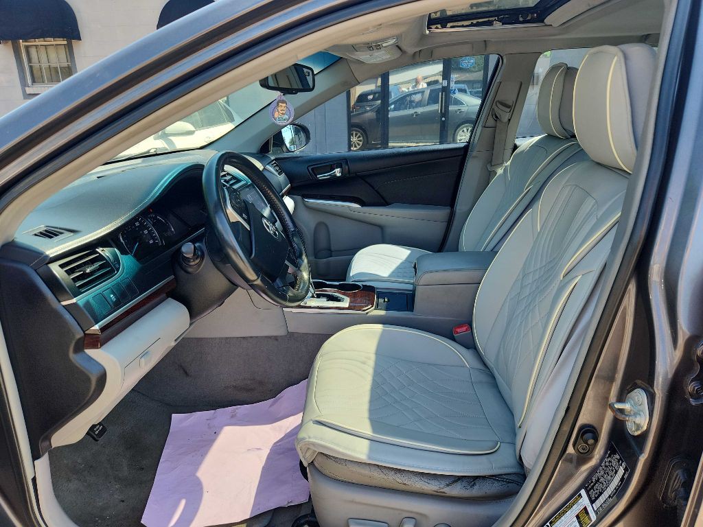 2014 Toyota Camry Image 5