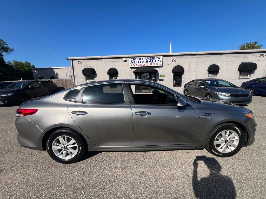 2018 Kia Optima Image 1