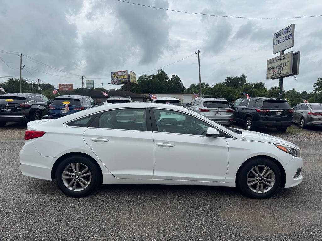 2017 Hyundai Sonata Image 1