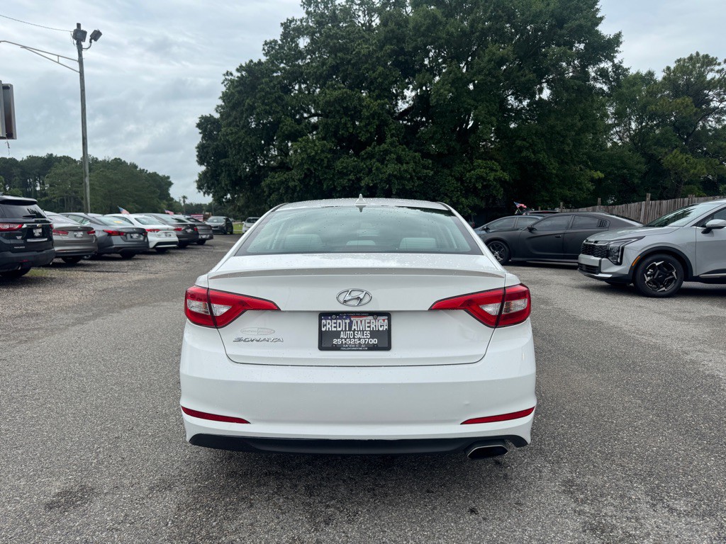 2017 Hyundai Sonata Image 2