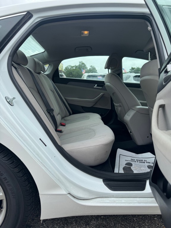 2017 Hyundai Sonata Image 18
