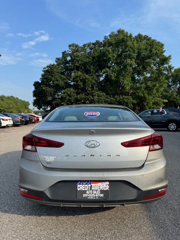 2020 Hyundai Elantra Image 2