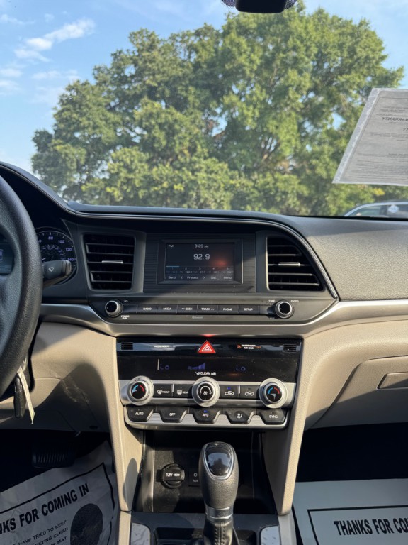 2020 Hyundai Elantra Image 10