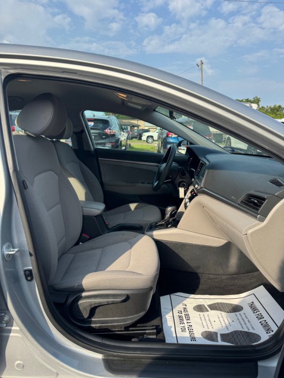 2020 Hyundai Elantra Image 17