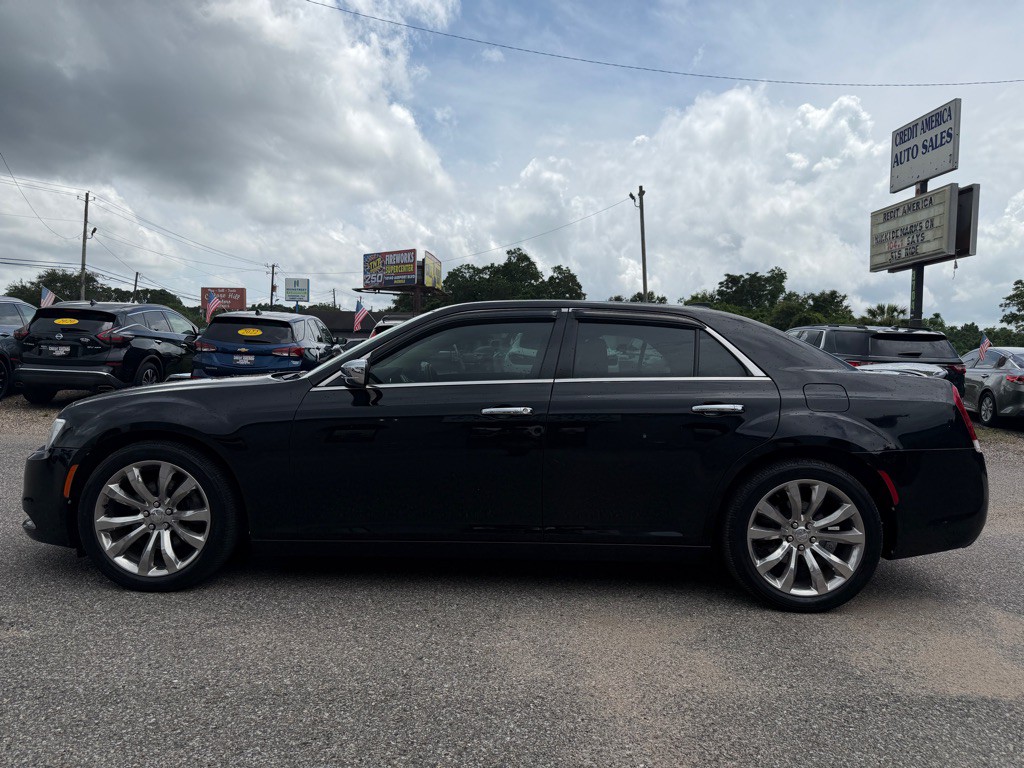 2015 Chrysler 300 Image 4