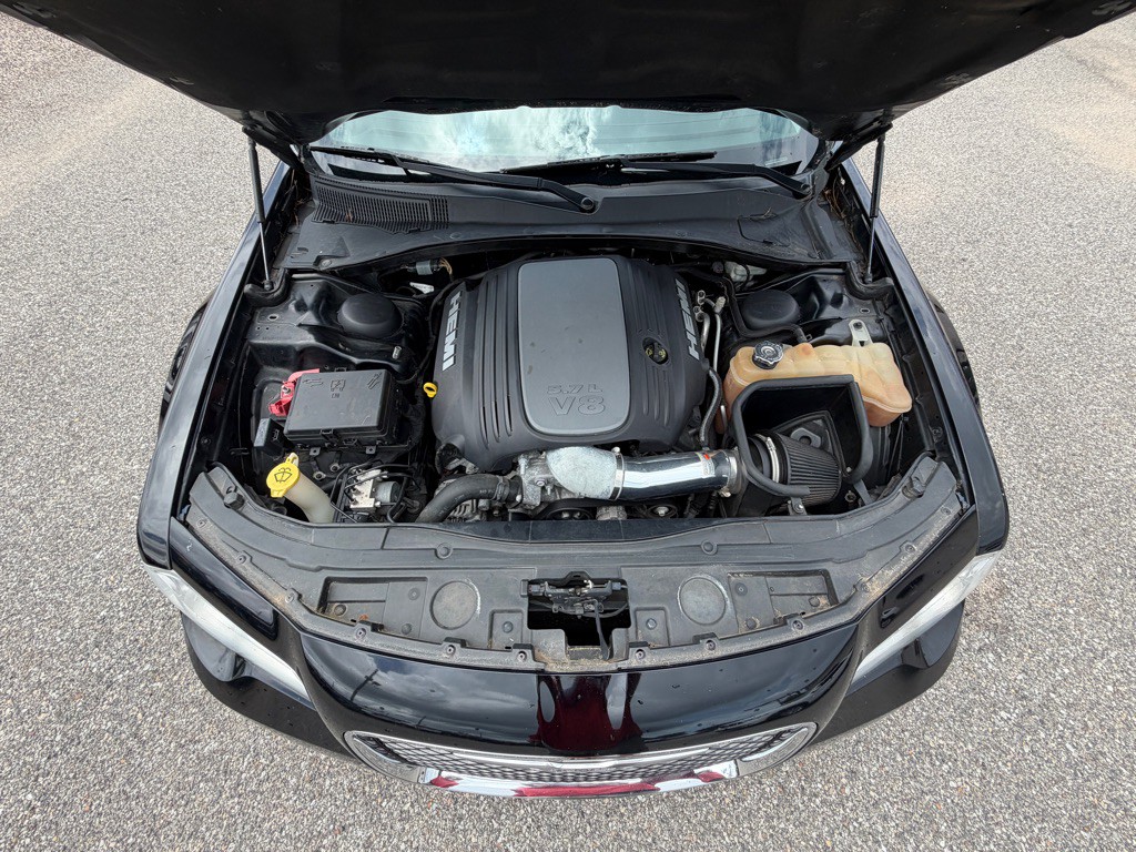 2015 Chrysler 300 Image 19