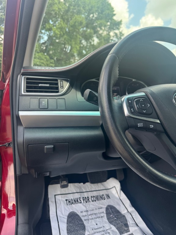 2017 Toyota Camry Image 6