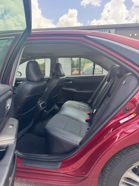2017 Toyota Camry Image 13