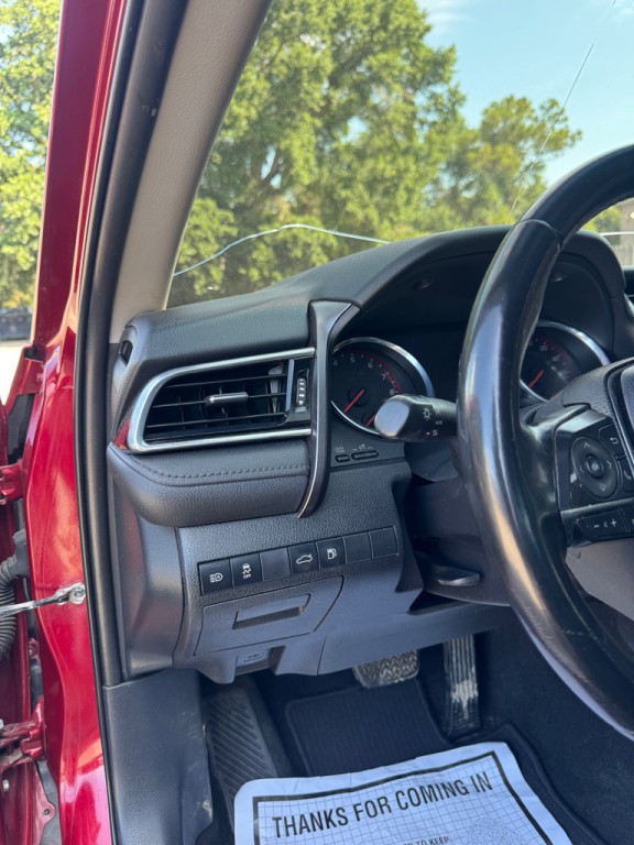 2018 Toyota Camry Image 9