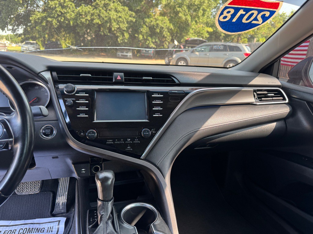2018 Toyota Camry Image 10