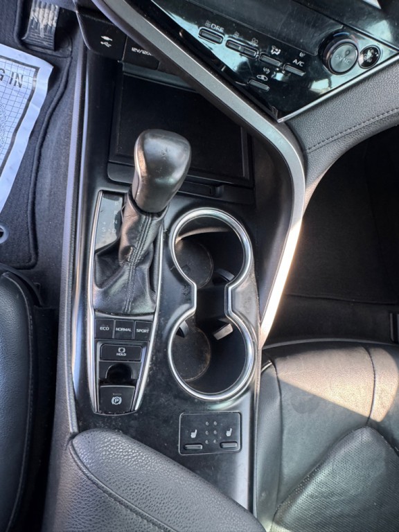 2018 Toyota Camry Image 12