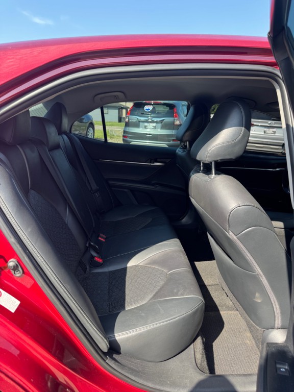 2018 Toyota Camry Image 19