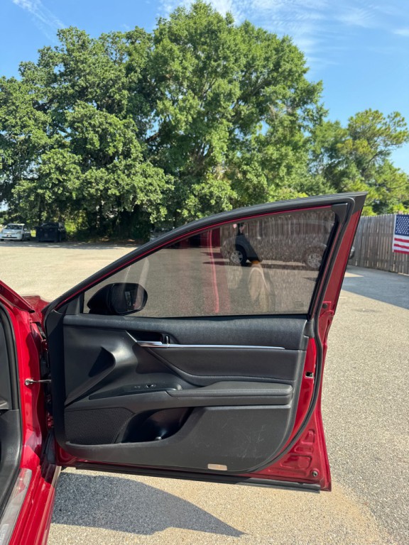 2018 Toyota Camry Image 20