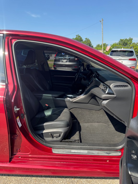 2018 Toyota Camry Image 23