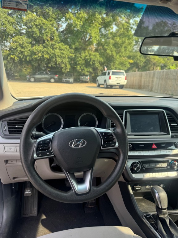 2018 Hyundai Sonata Image 8