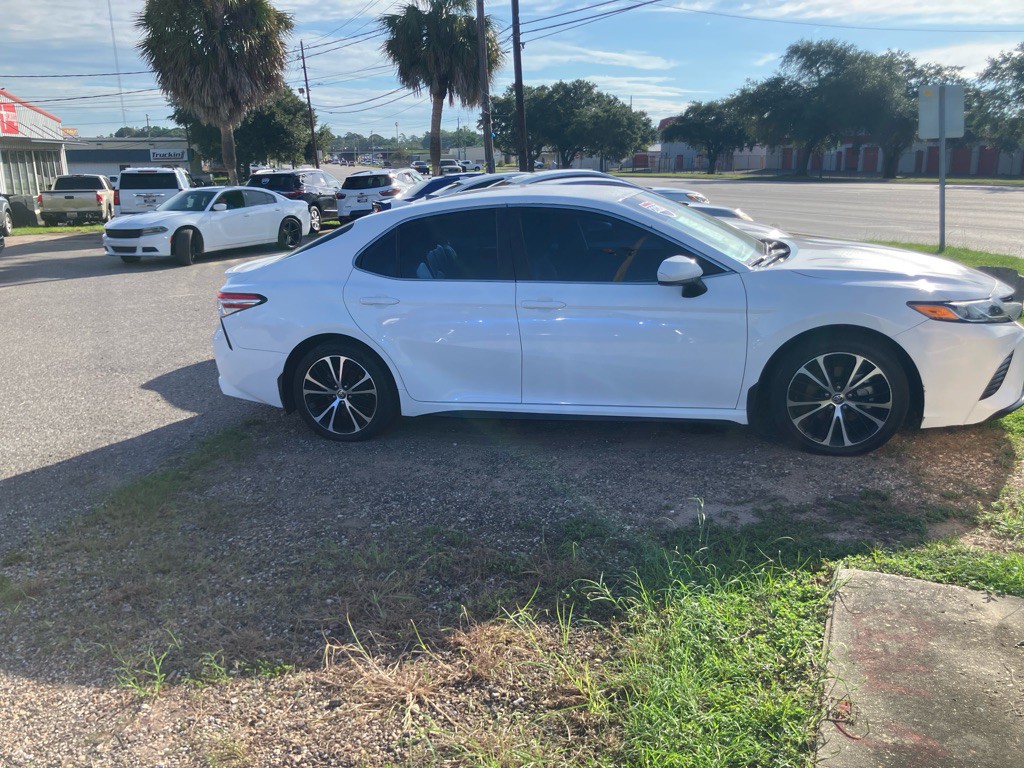 2020 Toyota Camry Image 3