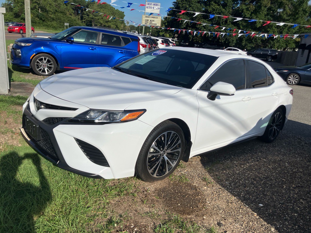 2020 Toyota Camry Image 1