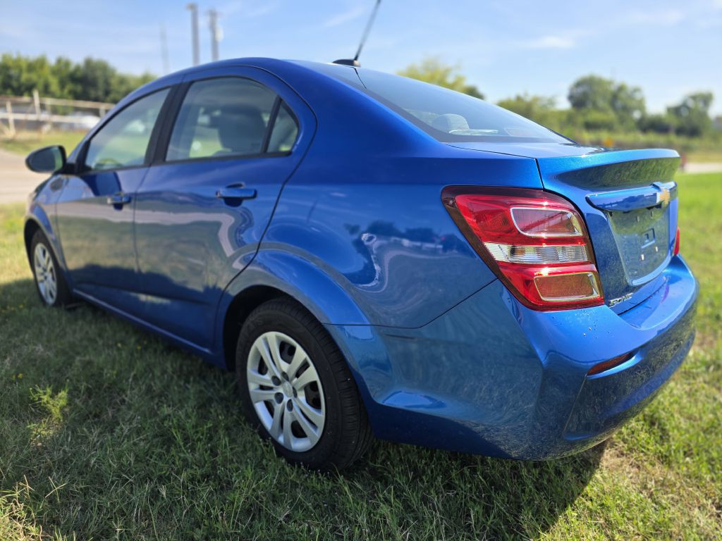 2019 Chevrolet Sonic Image 2