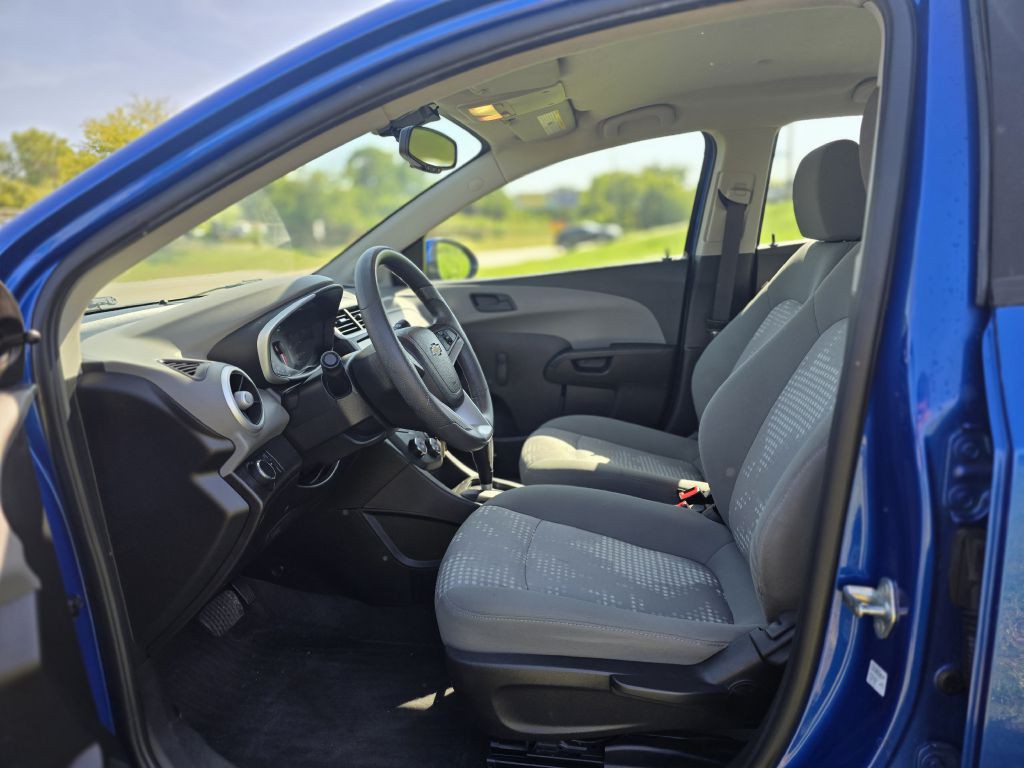 2019 Chevrolet Sonic Image 10