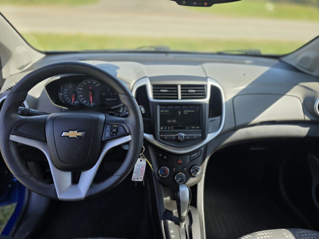 2019 Chevrolet Sonic Image 11