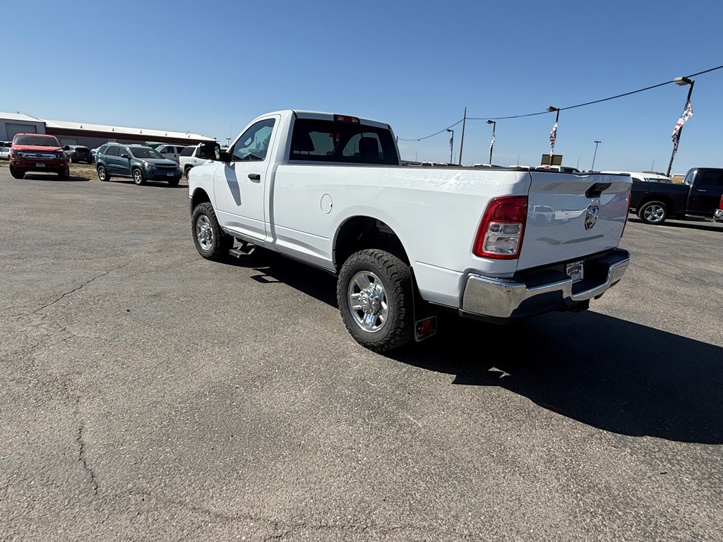 2021 RAM 3500 Image 3