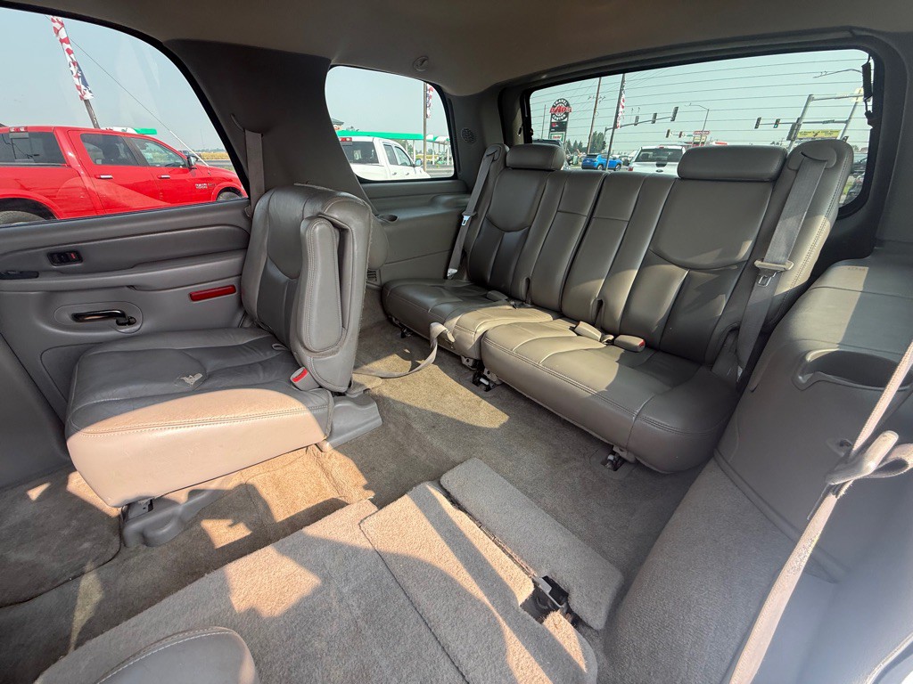2004 GMC Yukon Image 8
