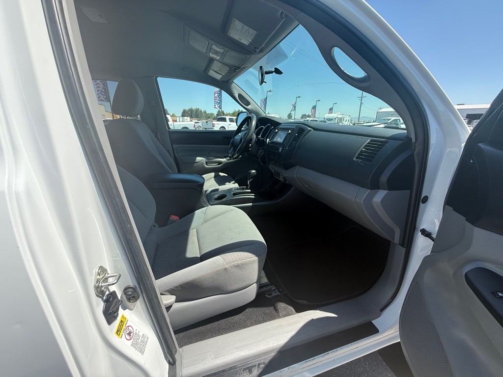 2014 Toyota Tacoma Image 8