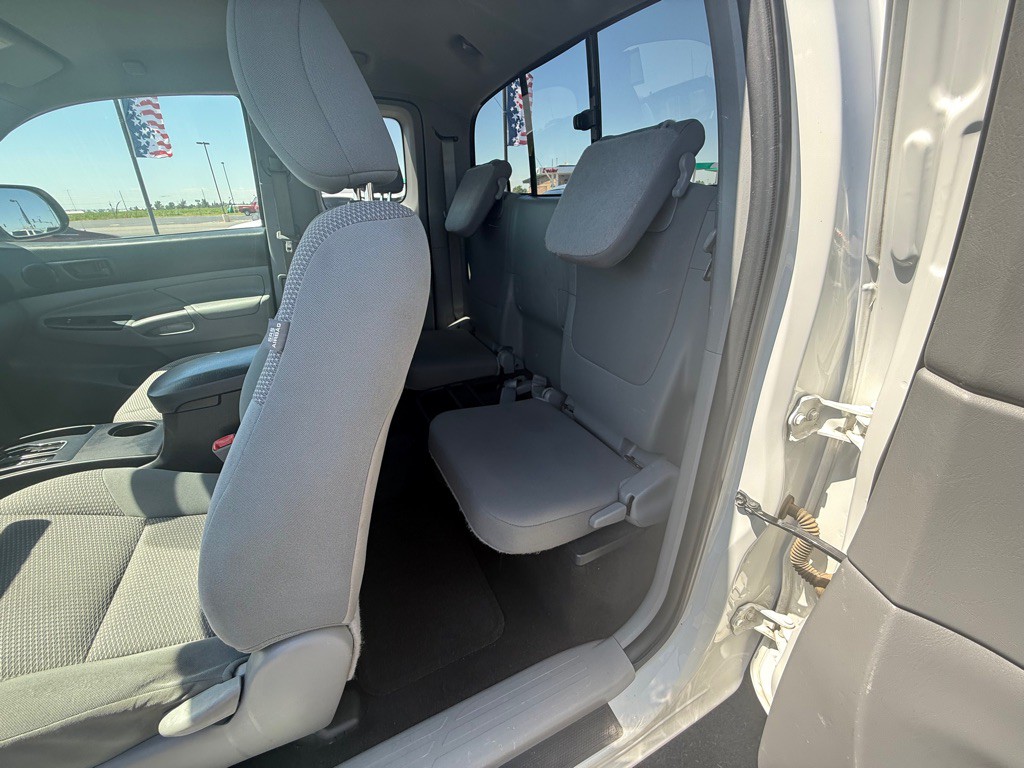 2014 Toyota Tacoma Image 9