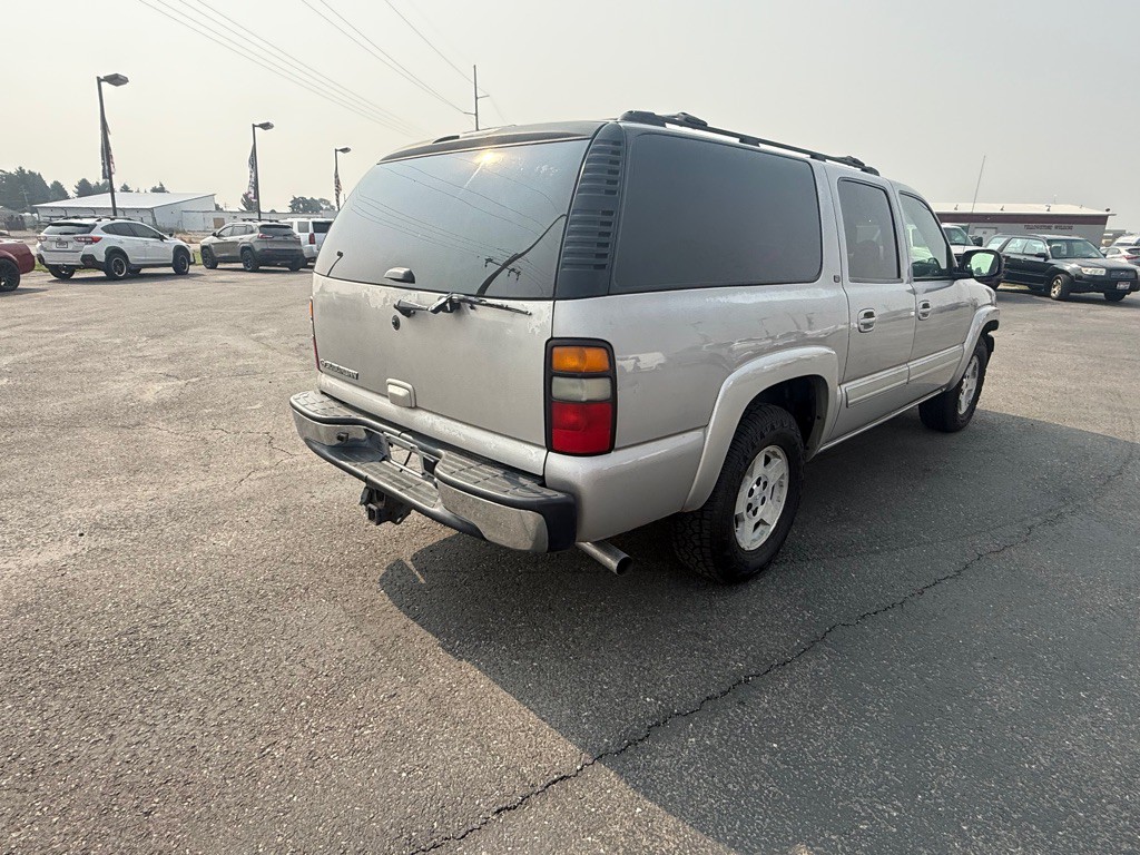 2006 Chevrolet Suburban Image 3
