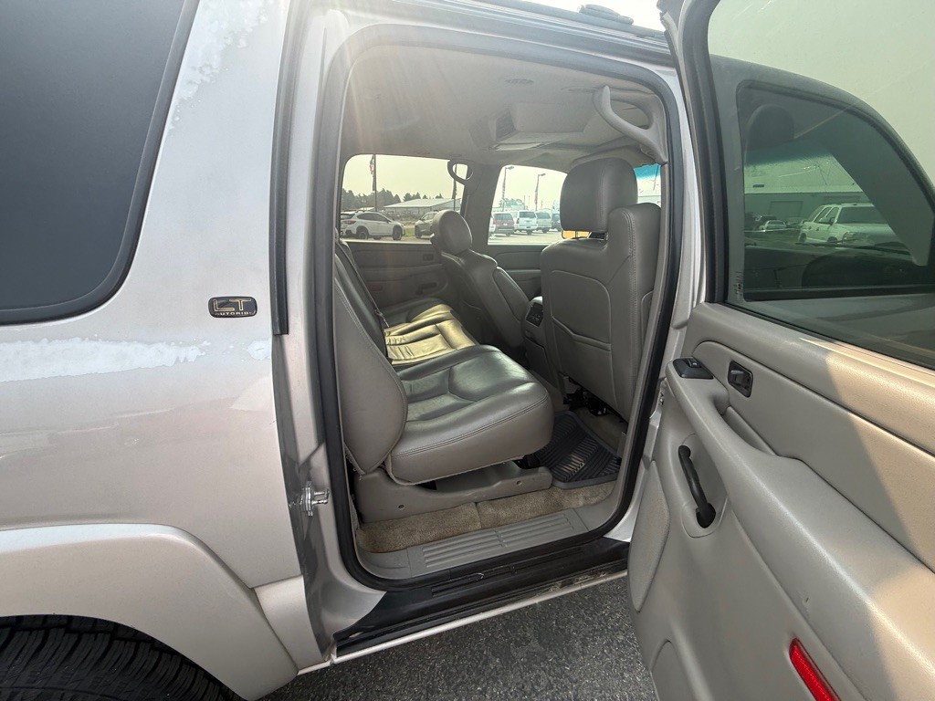 2006 Chevrolet Suburban Image 8