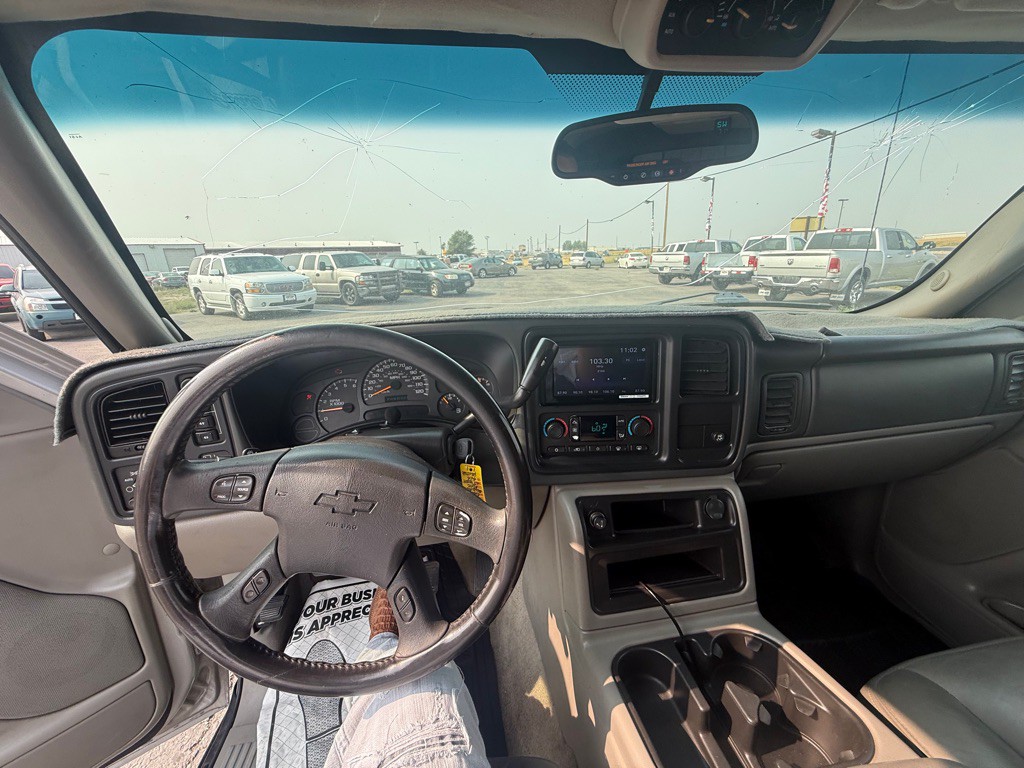 2006 Chevrolet Suburban Image 10